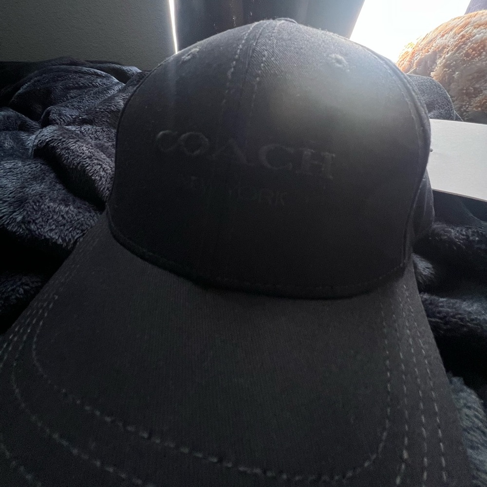 COACH Unisex Embroidered Logo Adjustable Strap Baseball Hat/Cap Black - NWT - Picture 2 of 6